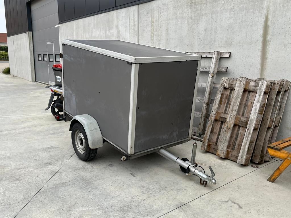 Aanhangwagen, Enlèvement, Utilisé