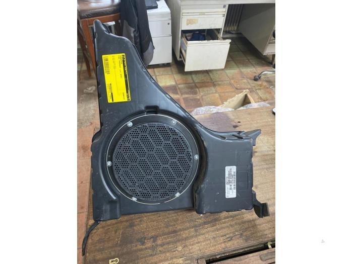 Caisson de graves d'un Fiat Freemont, Enlèvement ou Envoi, 3 mois de garantie, Utilisé, Fiat