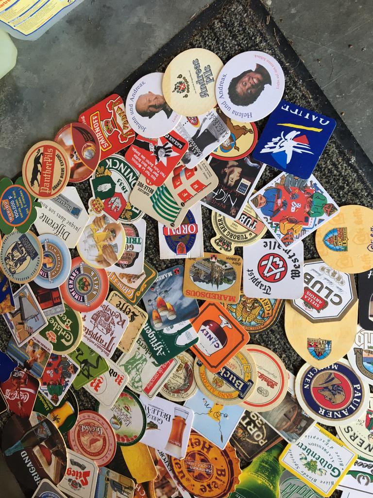 300sous bock ou cartons de bières anciens, Collections, Enlèvement ou Envoi