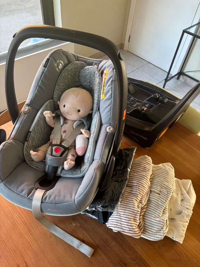 Maxi Cosi Pebble Pro + FamilyFix, Kinderen en Baby's, Autostoeltjes, Gebruikt, Maxi-Cosi, Autogordel of Isofix, Ophalen