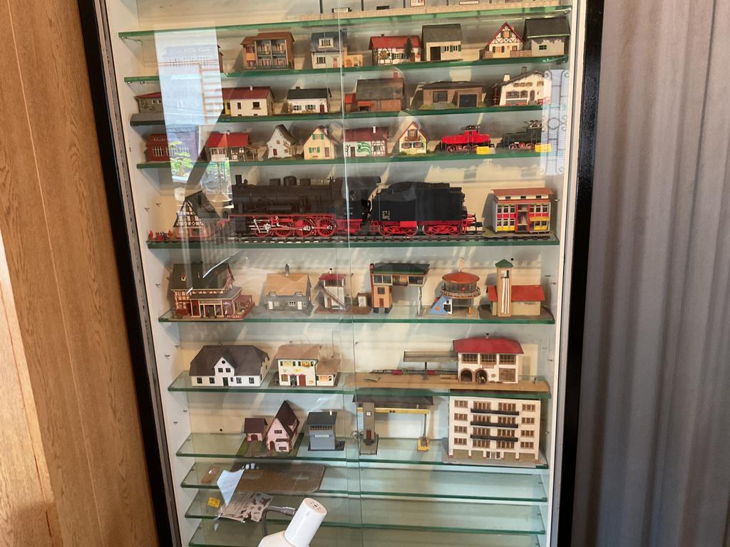 Modèles de chalets avec trains, Enlèvement, Comme neuf