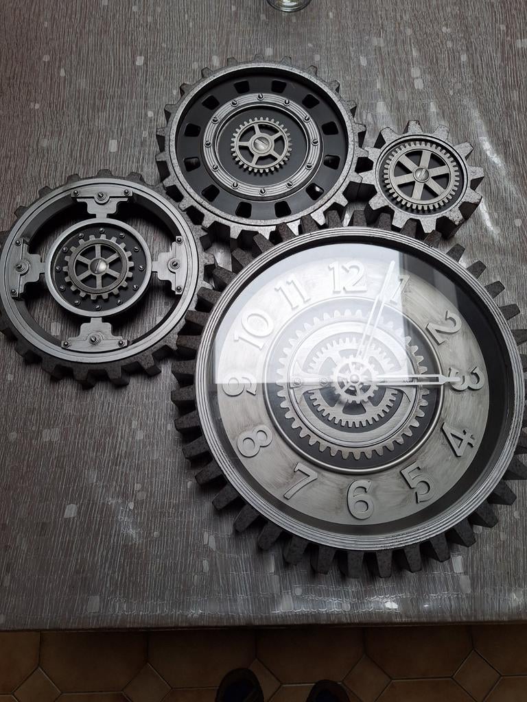Horloge style industriel 4 cadrans, Enlèvement, Comme neuf, Analogique, Horloge murale