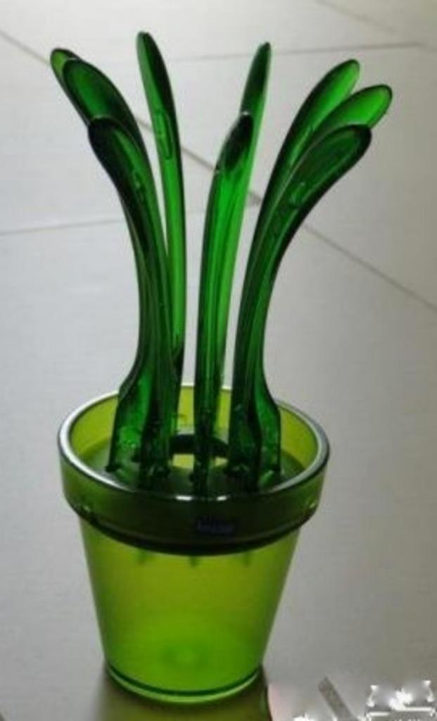 PIC UP Partyset met prikkers Groene cocktailvorkjes Koziol, Ophalen of Verzenden, Zo goed als nieuw, Kunststof, Los bestek