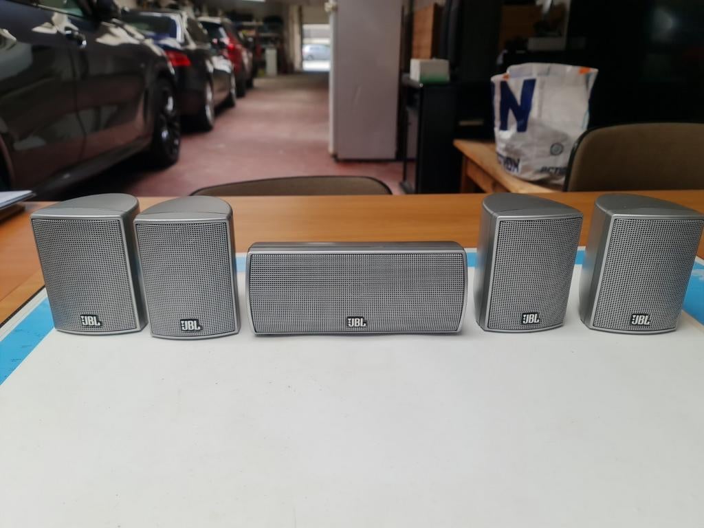 HAUT PARLEUR JBL  5 SATALITE ETAT NEUVE, Ensemble surround complet, JBL, Comme neuf, Enlèvement