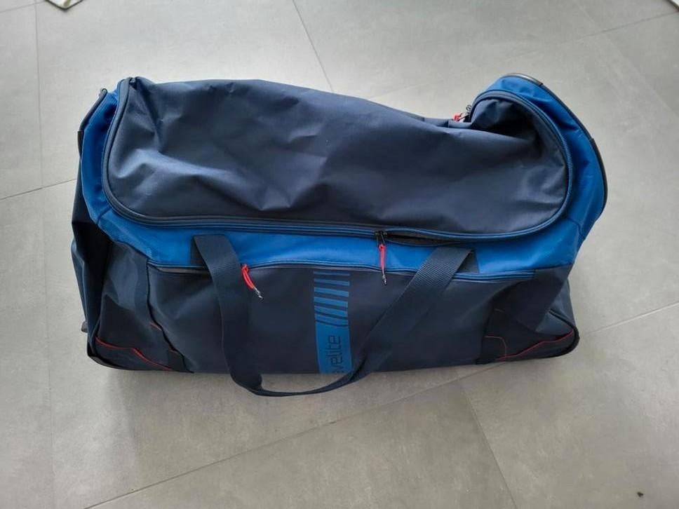 Sac de voyage neuf, Enlèvement