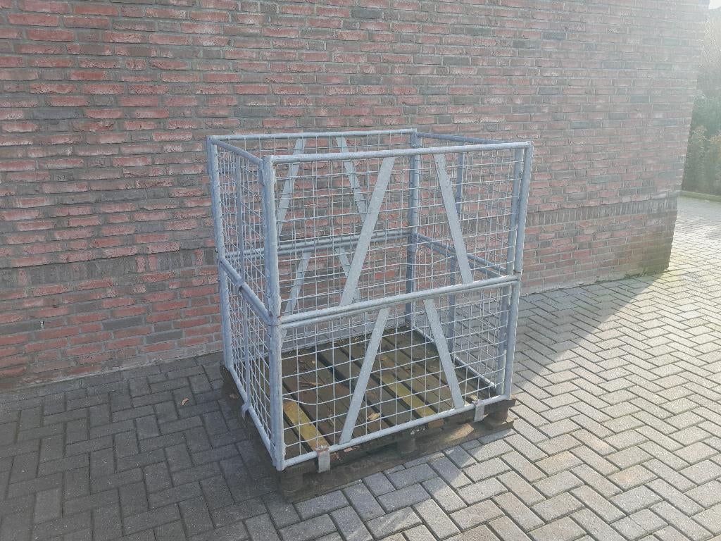 Pallet met Stalen kooi, Minder dan 3 m³, Ophalen, Overige houtsoorten, Blokken