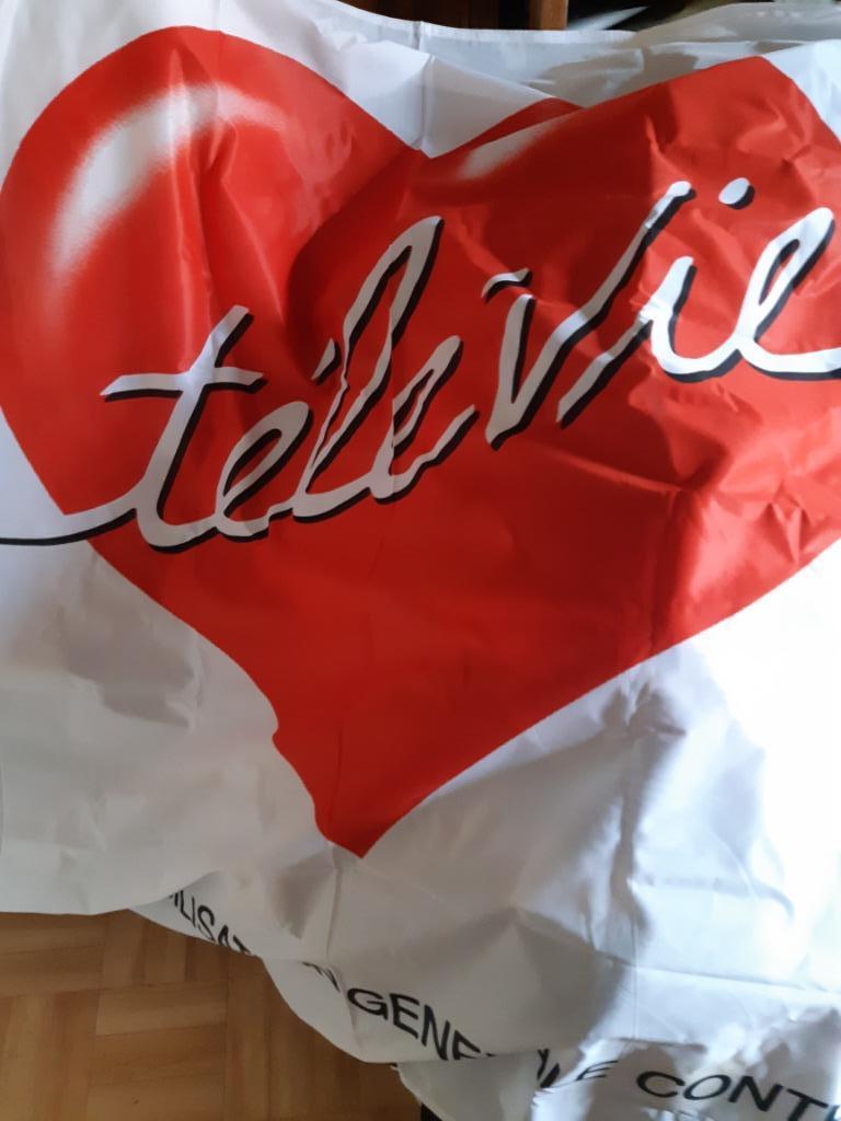 Produits du TELEVIE : 1 drapeau, cd's..., CD & DVD, Enlèvement, Neuf, dans son emballage