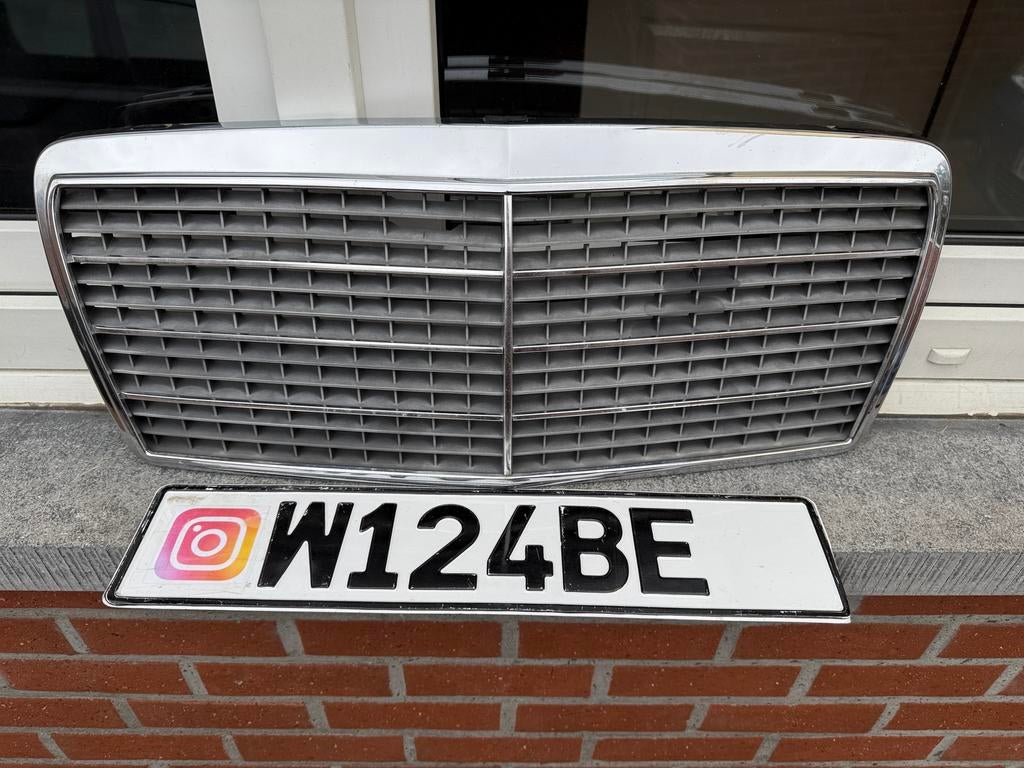 Mercedes w124 grill facelift calendre, Ophalen, Gebruikt, Mercedes-Benz, Motorkap