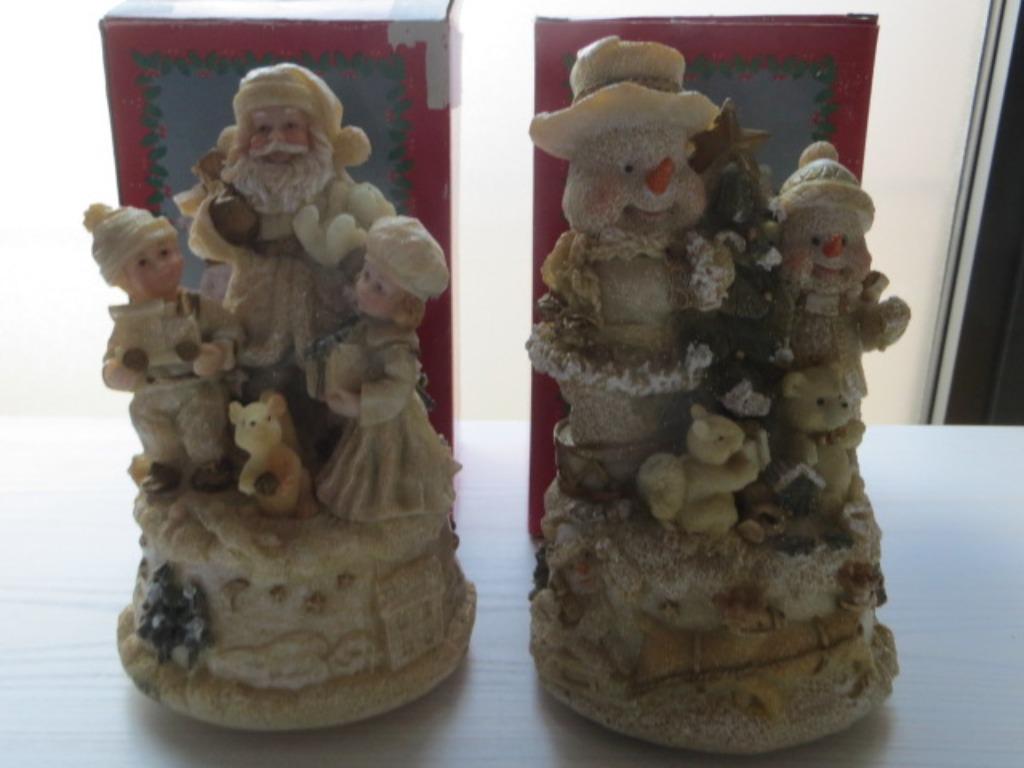 2 kerstfiguren met muziek - Kerst - Kerstmis -Kerstdecoratie, Diversen, Kerst, Ophalen of Verzenden, Gebruikt