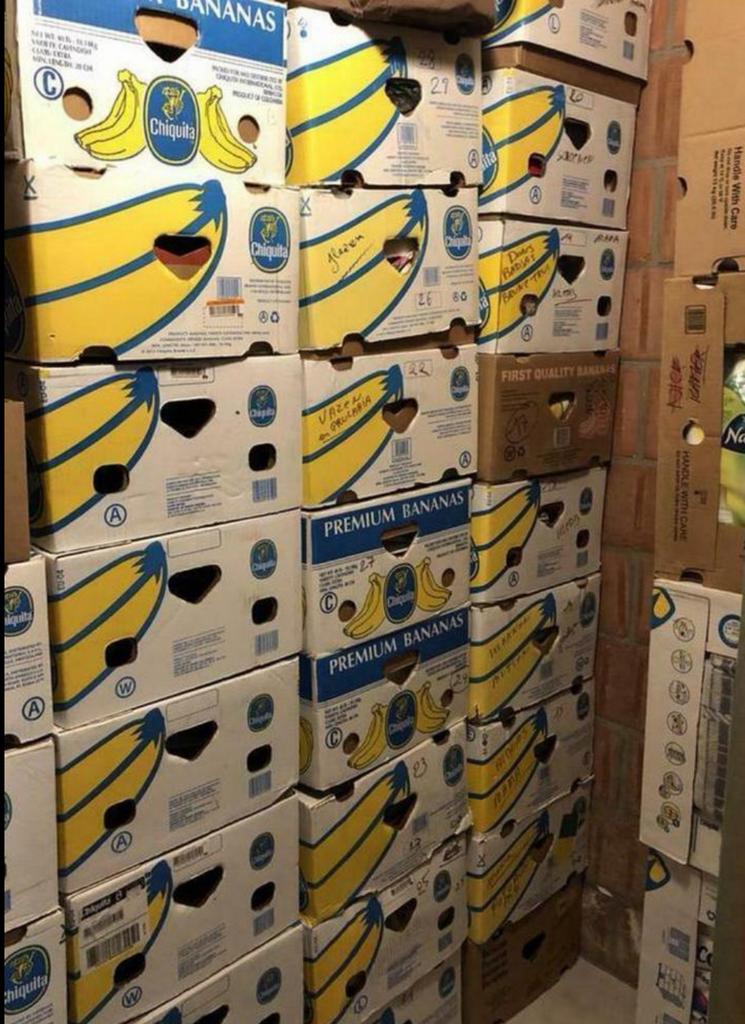 17 kookboeken , wegens leeghalen horecazaak, Ophalen