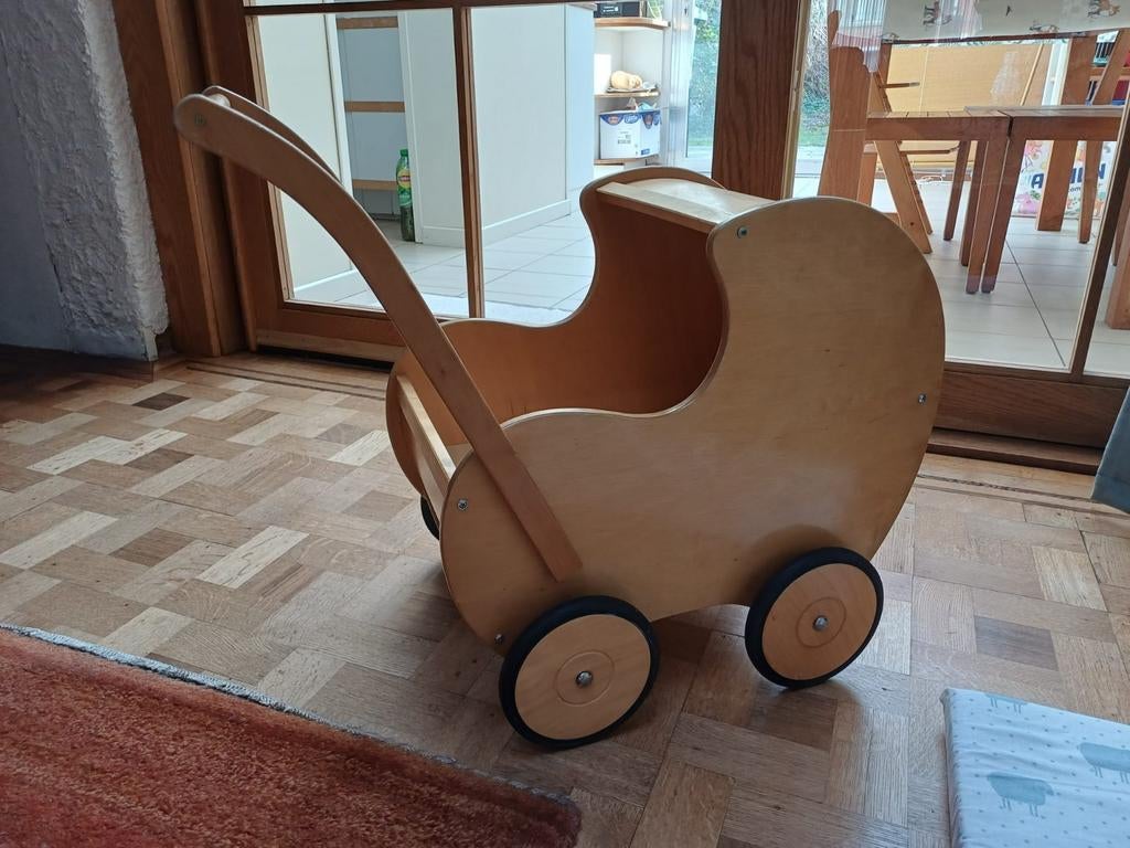 Houten poppenwagen met dekentje en matras., Ophalen