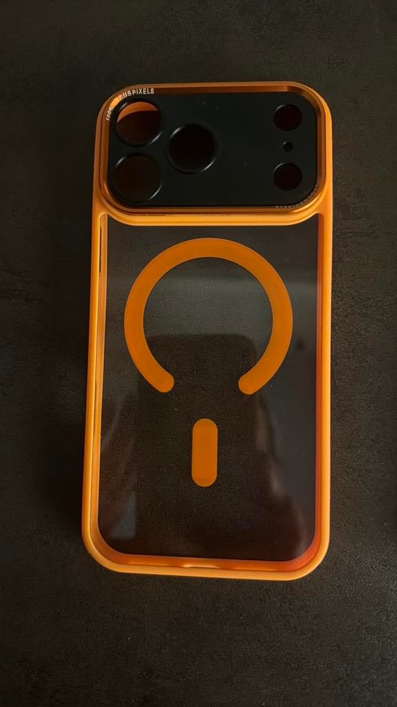 Iphone 17 pro max hoesjes     vijf €/ stuk, Ophalen, Zo goed als nieuw