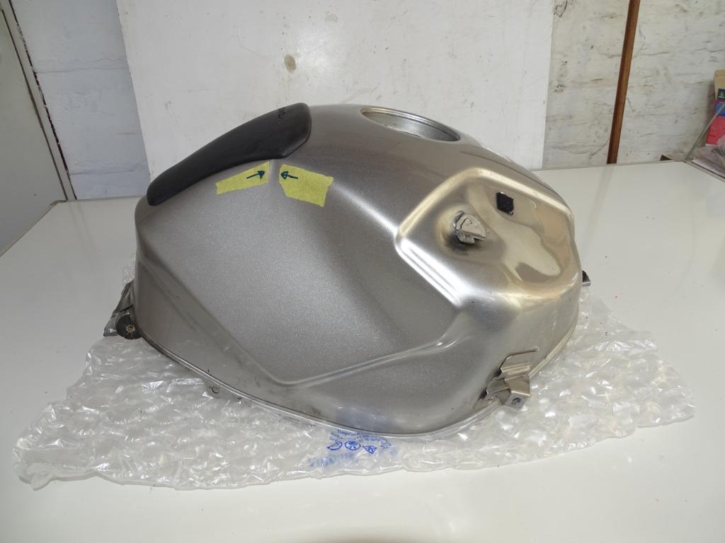 honda deauville 700 rc52 benzinetank, Enlèvement ou Envoi, Utilisé
