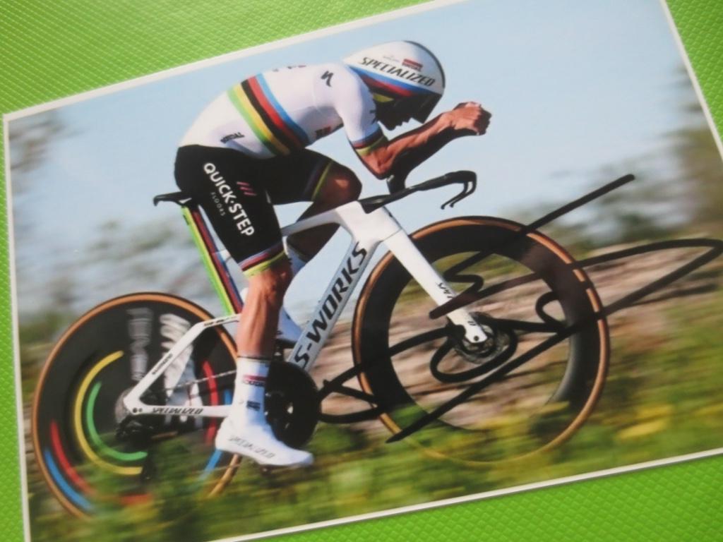 wielerfoto  2024 remco evenepoel, Envoi, Comme neuf