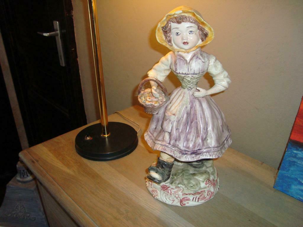 A vendre statue " paysane " de V Basano, Enlèvement, Utilisé