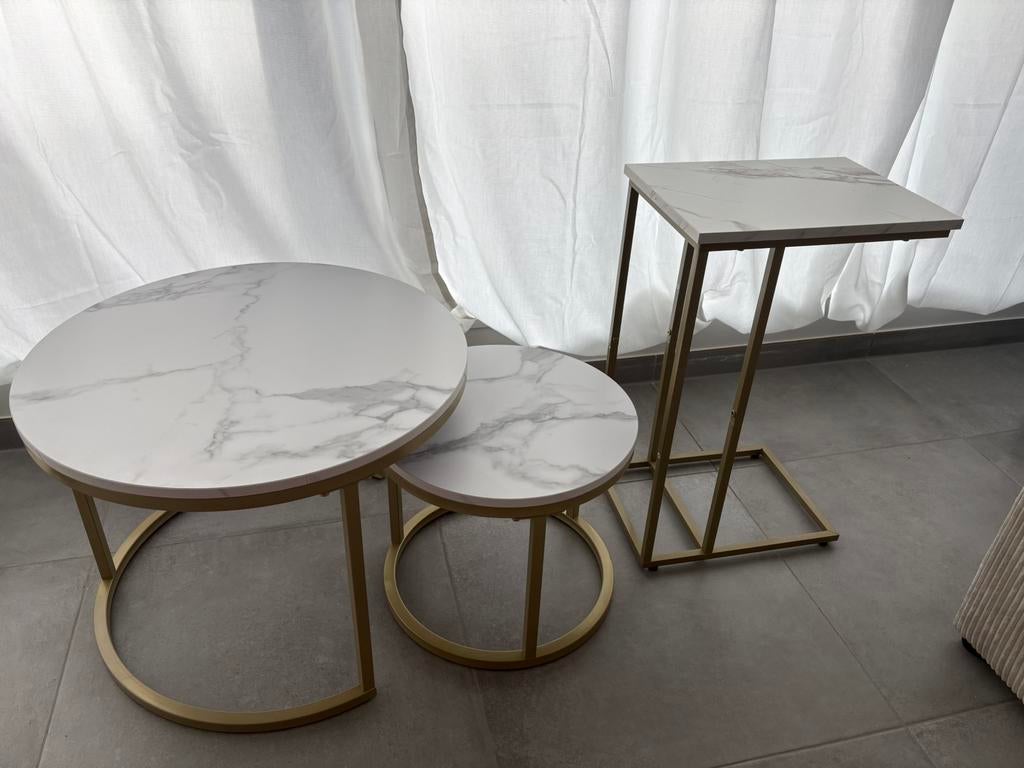 Tables effet marbre , piétement doré à vendre, Enlèvement, Comme neuf, 75 cm ou plus