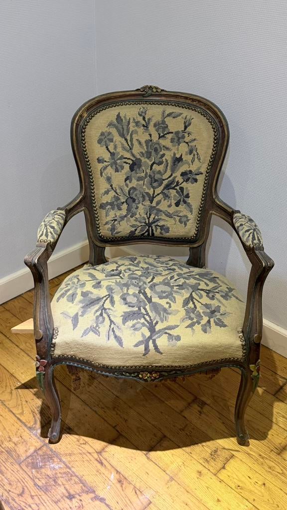 Fauteuil ancien, Enlèvement