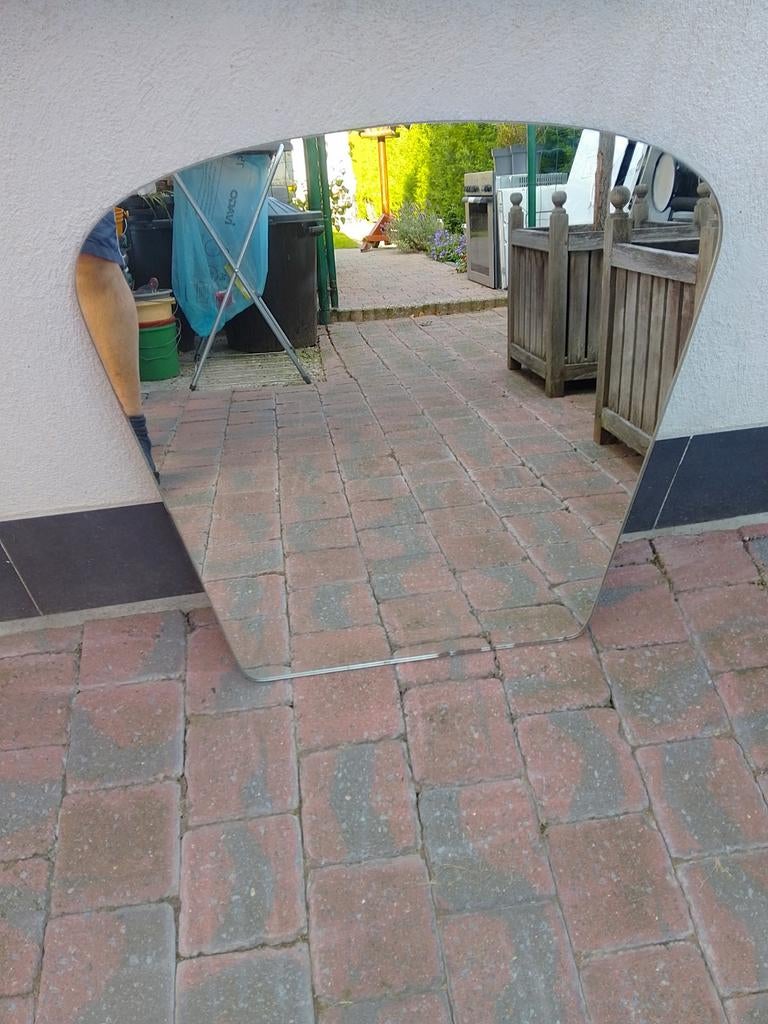 Spiegels te koop, Ophalen