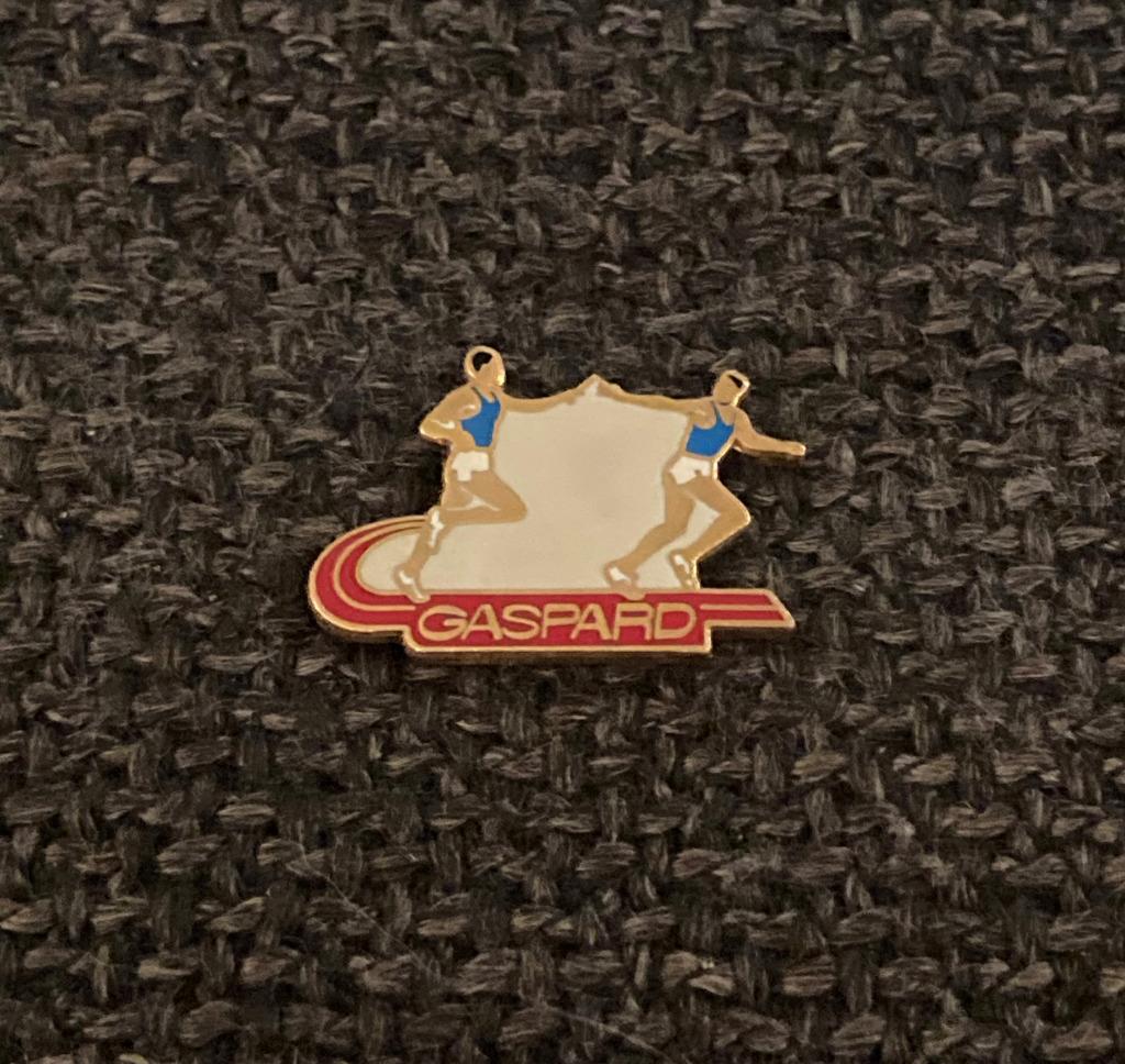 PIN - GASPARD - ATLETIEK - ATHLETICS - ATHLÉTISME, Collections, Envoi, Utilisé, Sport, Insigne ou Pin's