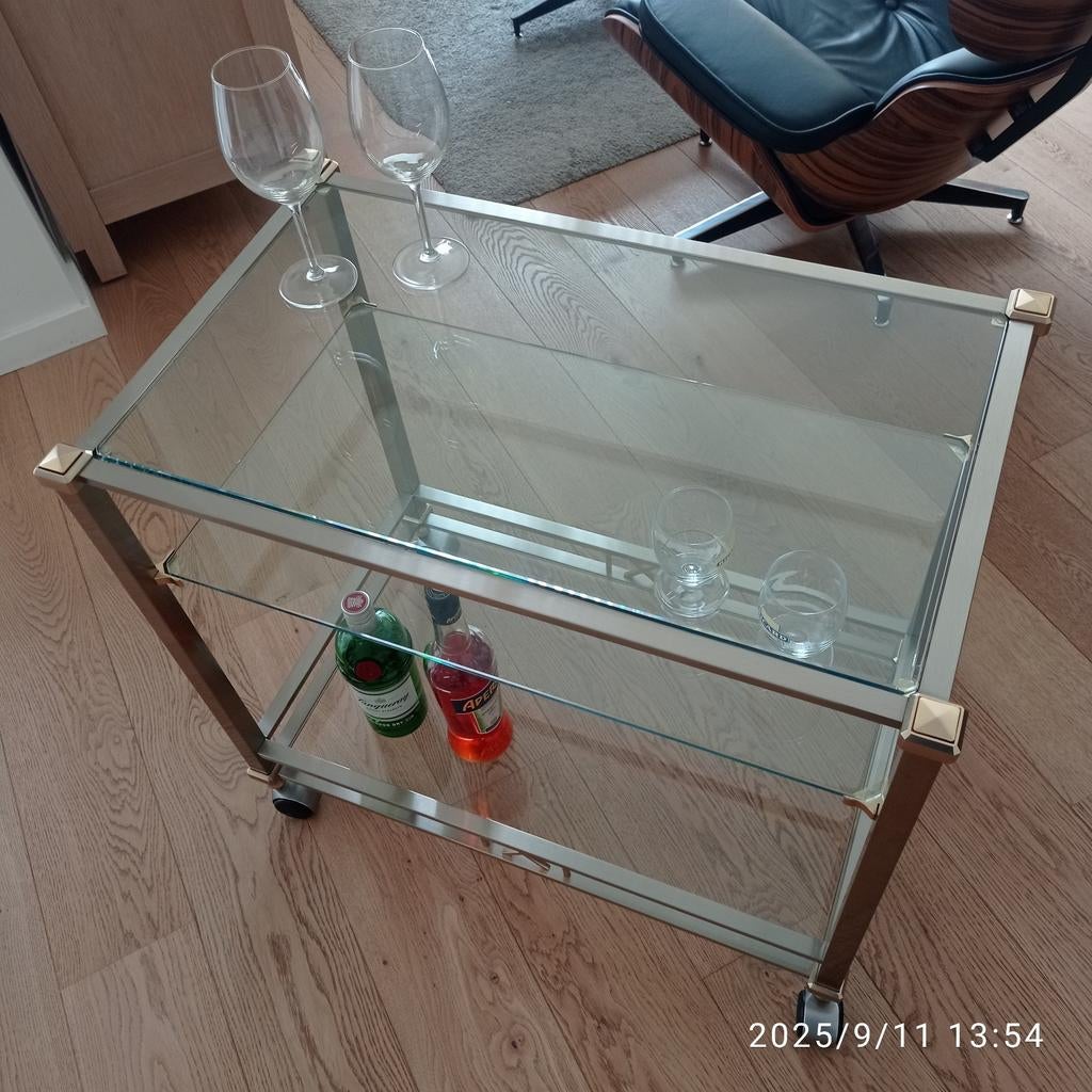 Zeer mooi bartafeltje, op wieltjes bieden mag, Ophalen
