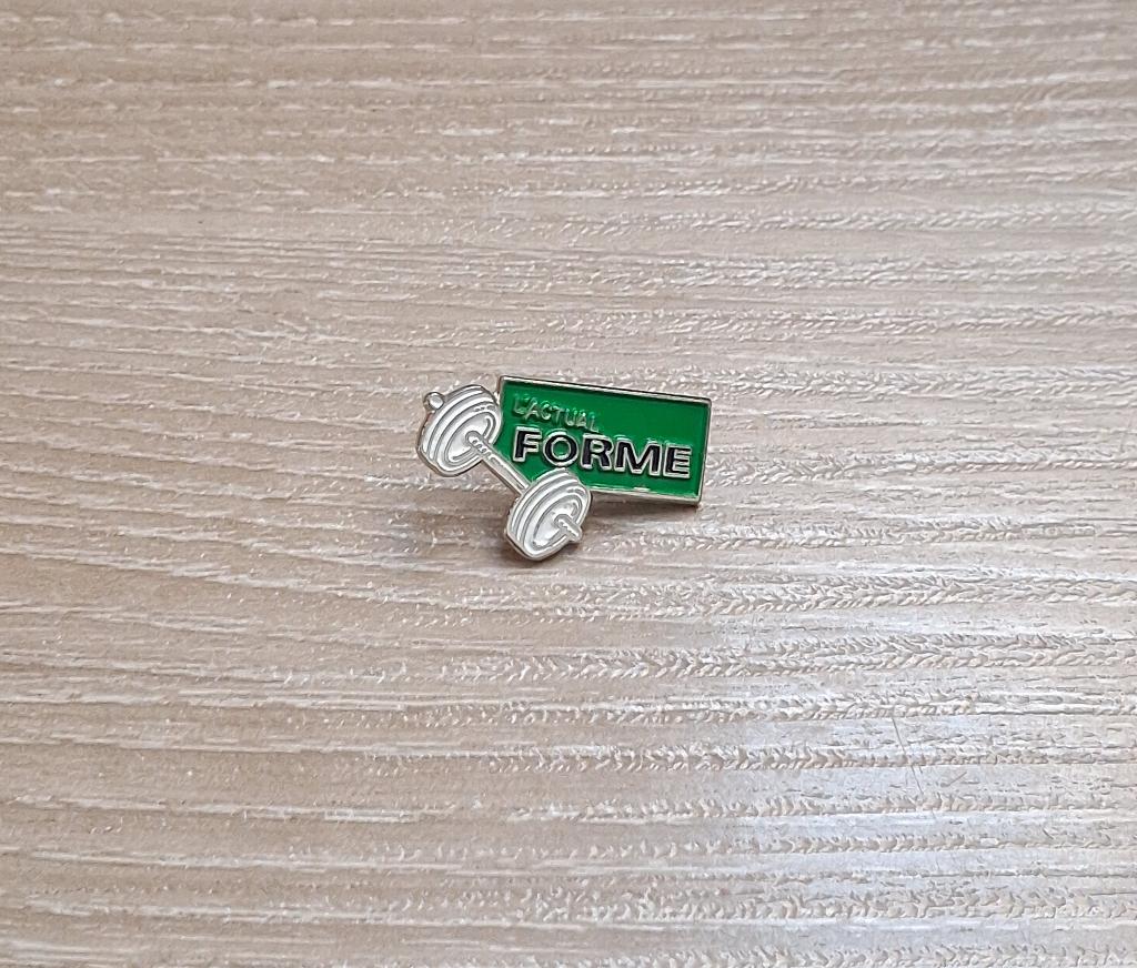 PIN - L'ACTUAL FORME - GEWICHTHEFFEN - WEIGHT LIFTING, Envoi, Utilisé, Sport, Insigne ou Pin's