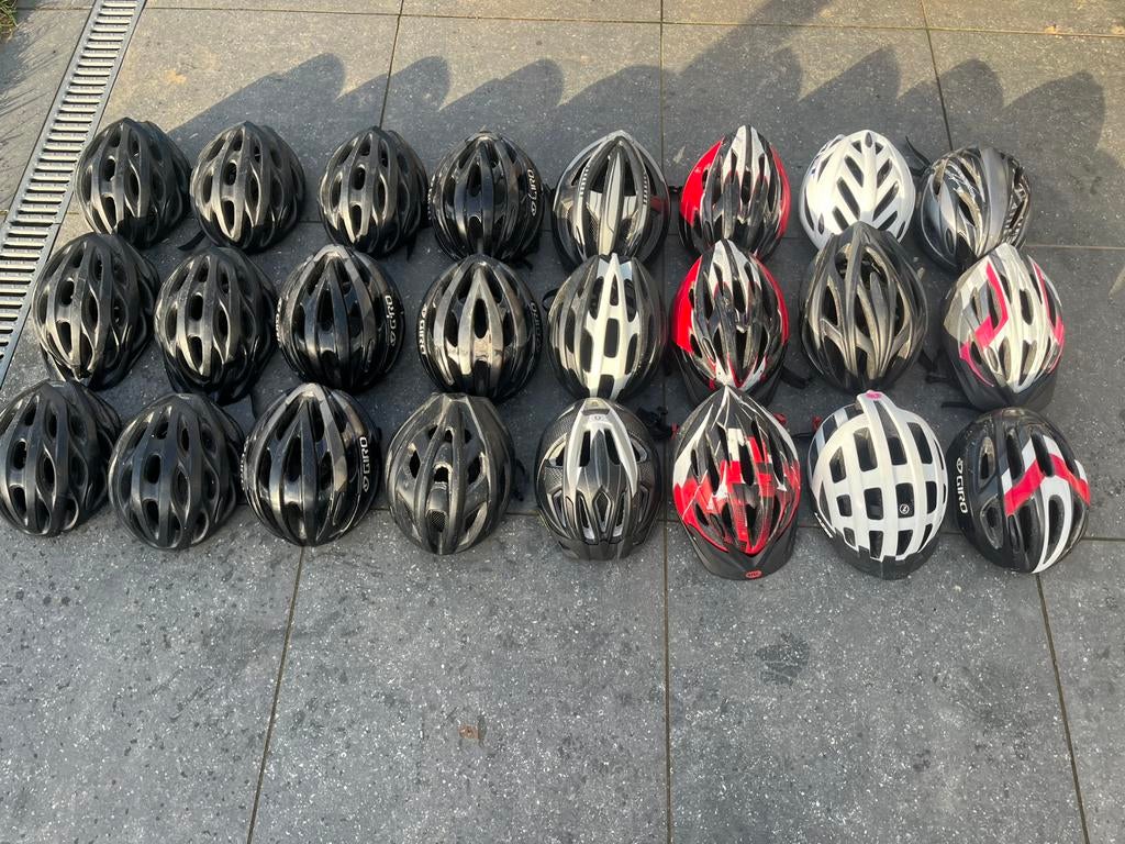 Lot de 24 casques Giro, Bell et autres, Enlèvement ou Envoi, Comme neuf