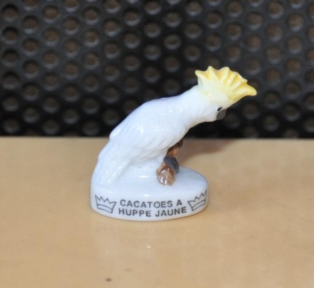 feve en porcelaine  cacatoes huppe jaune, Ophalen of Verzenden, Zo goed als nieuw, Dier