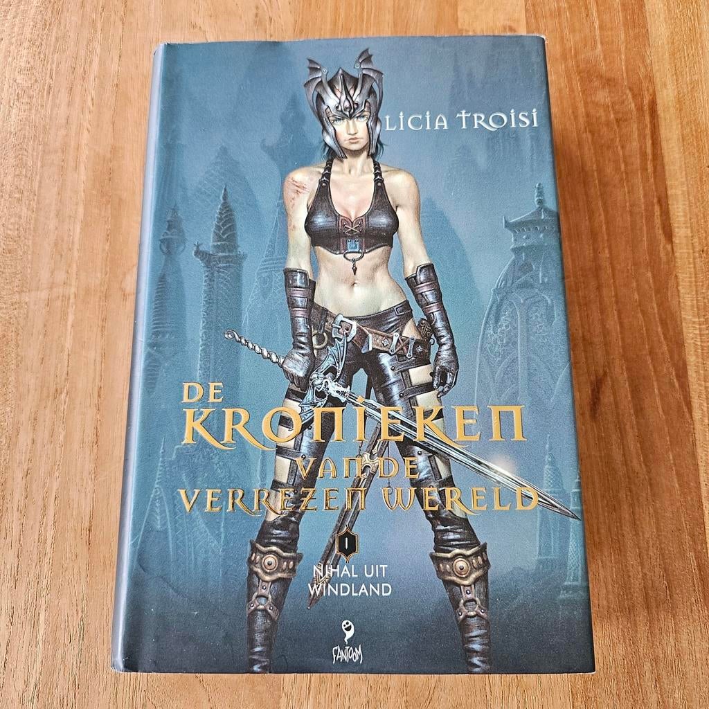 Licia Troisi - Nihal uit Windland Hardcover met kaft, Boeken, Ophalen of Verzenden, Zo goed als nieuw, Licia Troisi