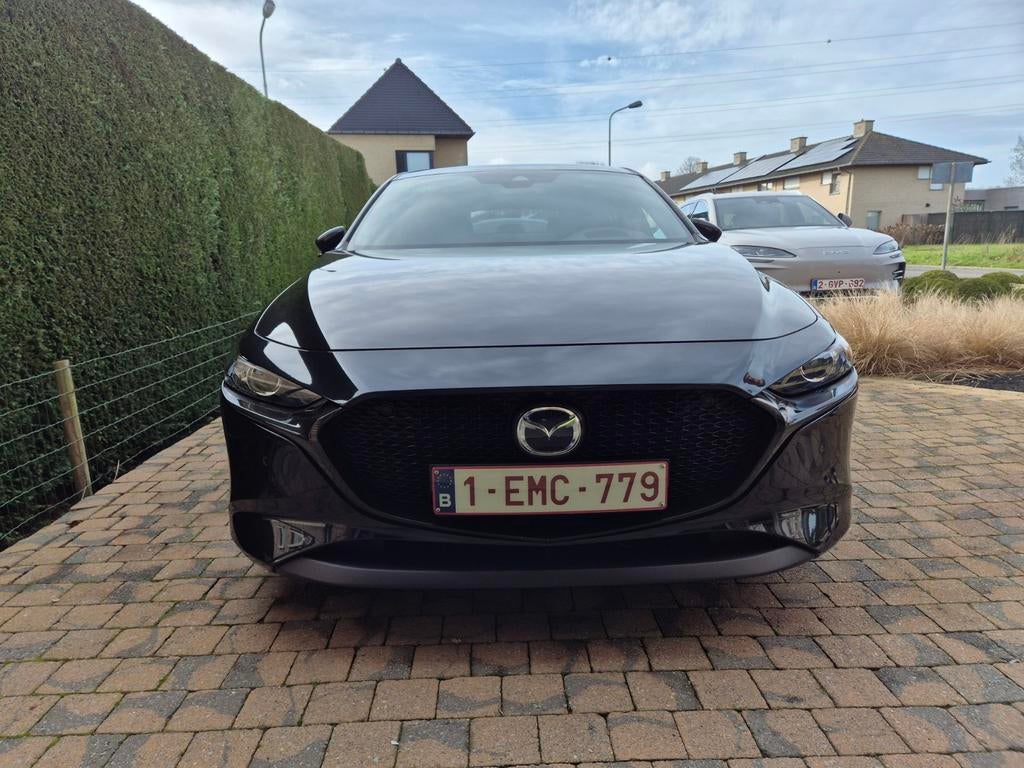 Mazda 3 essence 2 L 120ch HG 33OOOKM 1er accident de voiture, Autos, Mazda, Particulier, Achat
