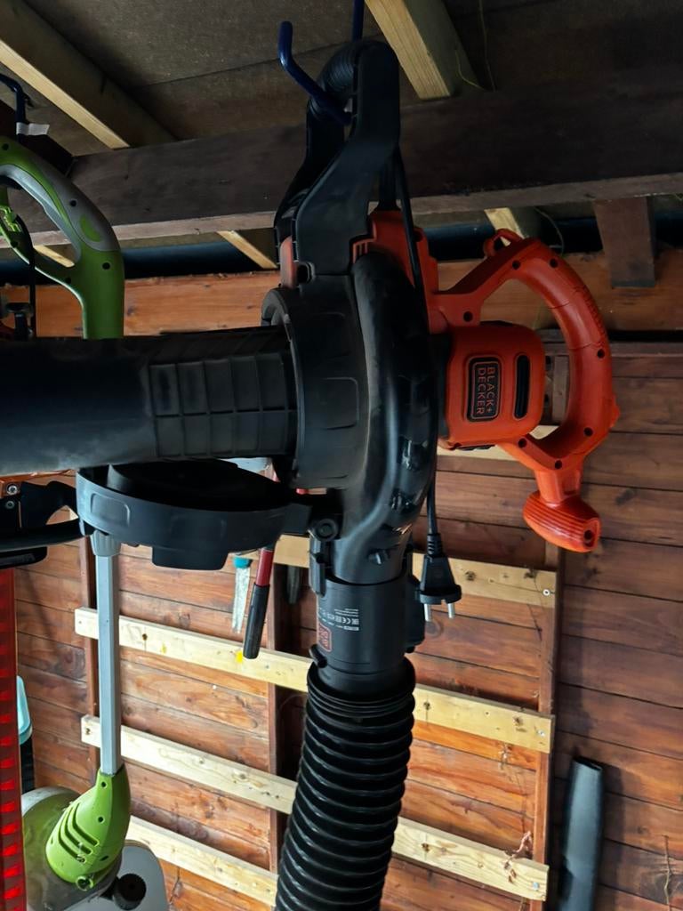 Bladblazer Black & Decker, Ophalen, Zo goed als nieuw, Met opvangzak