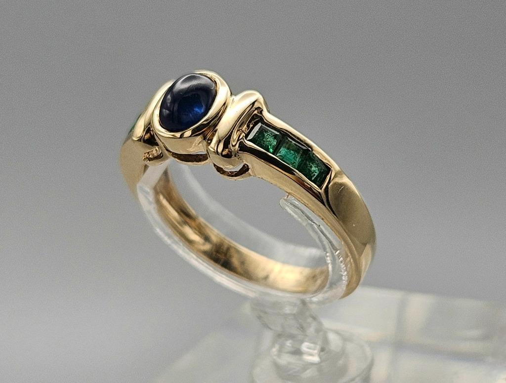 Bague en or au design vintage, pierre précieuse, saphir, éme, Bijoux, Sacs & Beauté, Bagues, Enlèvement ou Envoi, Comme neuf, Or