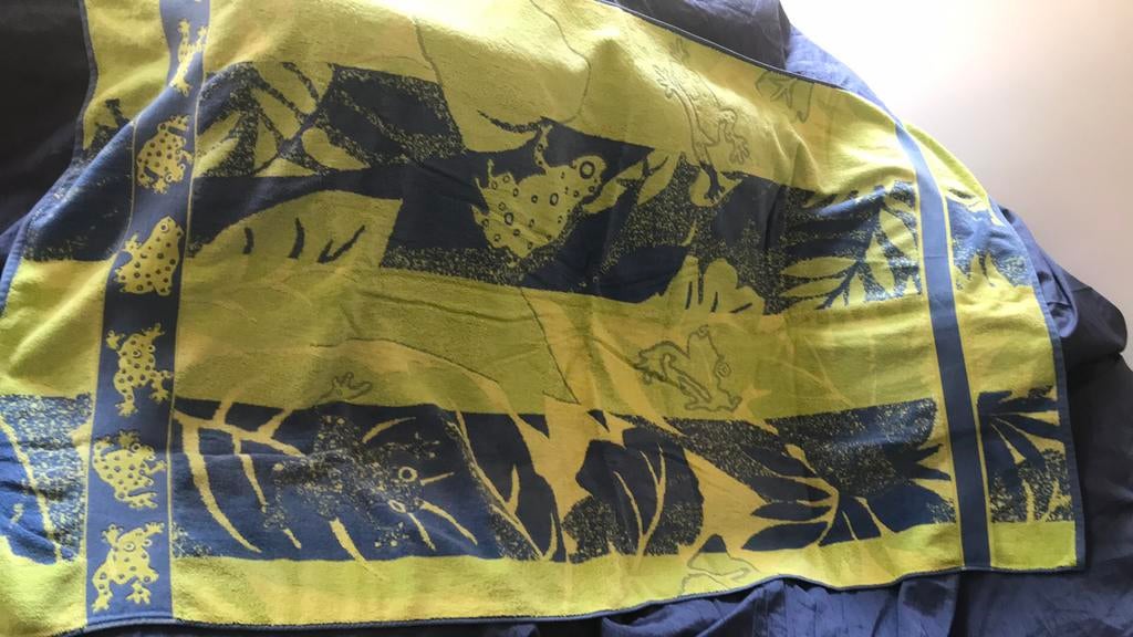 Drap de plage grenouilles 158/86 cm tout doux, Maison & Meubles, Salle de bain | Linge de bain & Accessoires