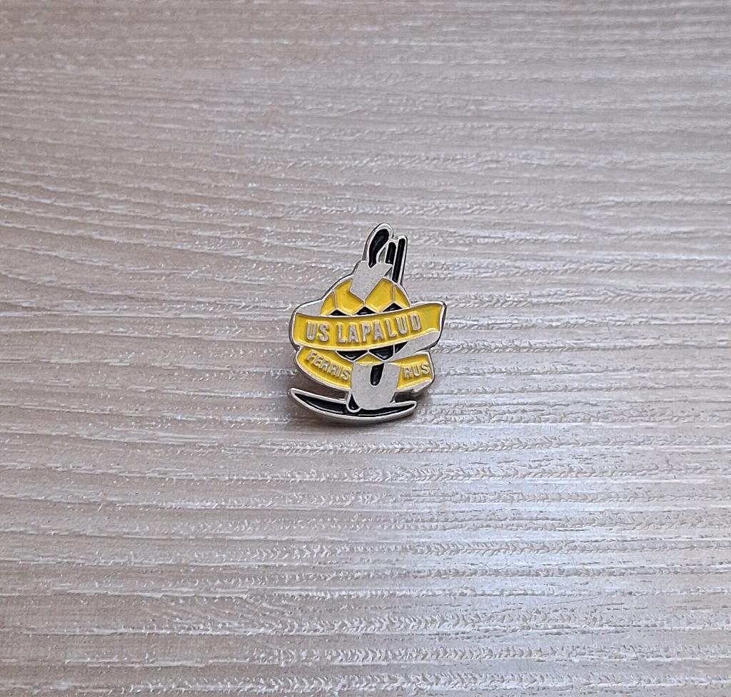 PIN - US LAPALUD - VOETBAL - FOOTBALL, Verzenden, Gebruikt, Sport, Speldje of Pin