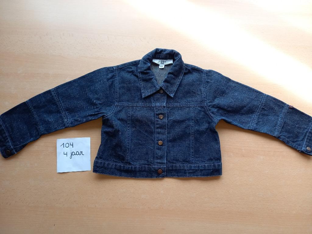 Nieuwstaat, blauw jeansjasje Folieke meisje maat 104, Kinderen en Baby's, Meisje, Ophalen of Verzenden, Zo goed als nieuw, Folieke