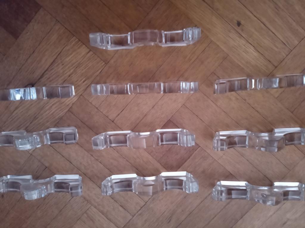 Ancien porte couverts en verre, Enlèvement