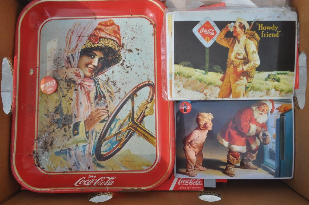 DOOS VOL COCA COLA DINGEN BANANENDOOS NR 4, Enlèvement, Comme neuf, Ustensile