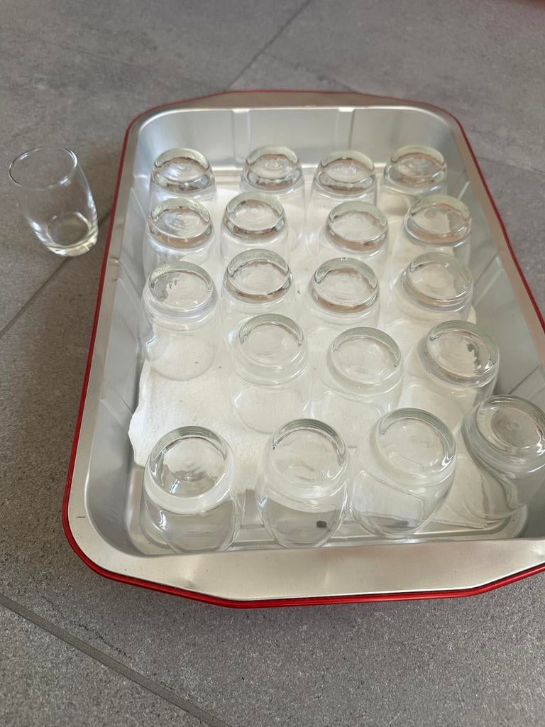 Dessertglaasjes: 20. St, Ophalen, Zo goed als nieuw