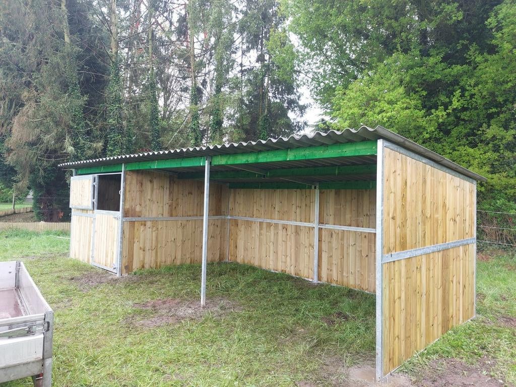 Schuilstal  schutstal  buiten stal weide stal
