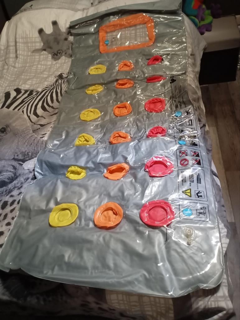 Luchtmatras zonder pomp, Ophalen, Zo goed als nieuw