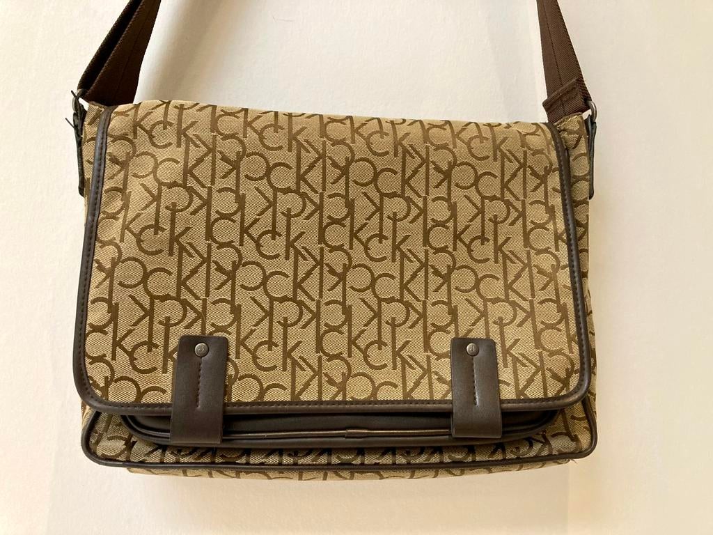 Canvas tas met monogram van Calvin Klein, Ophalen, Zo goed als nieuw, Bruin, Overige merken