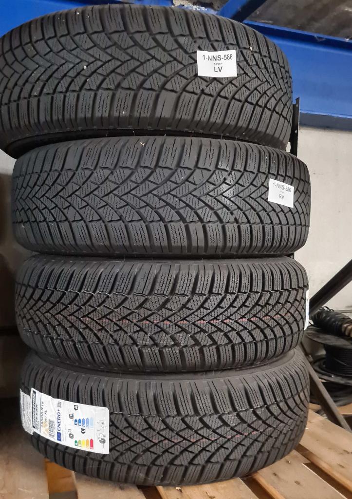 Winterbanden Bridgestone 195/65 R15 95 T XL, Auto-onderdelen, Banden en Velgen, Ophalen, Bestelwagen, 15 inch, Banden en Velgen