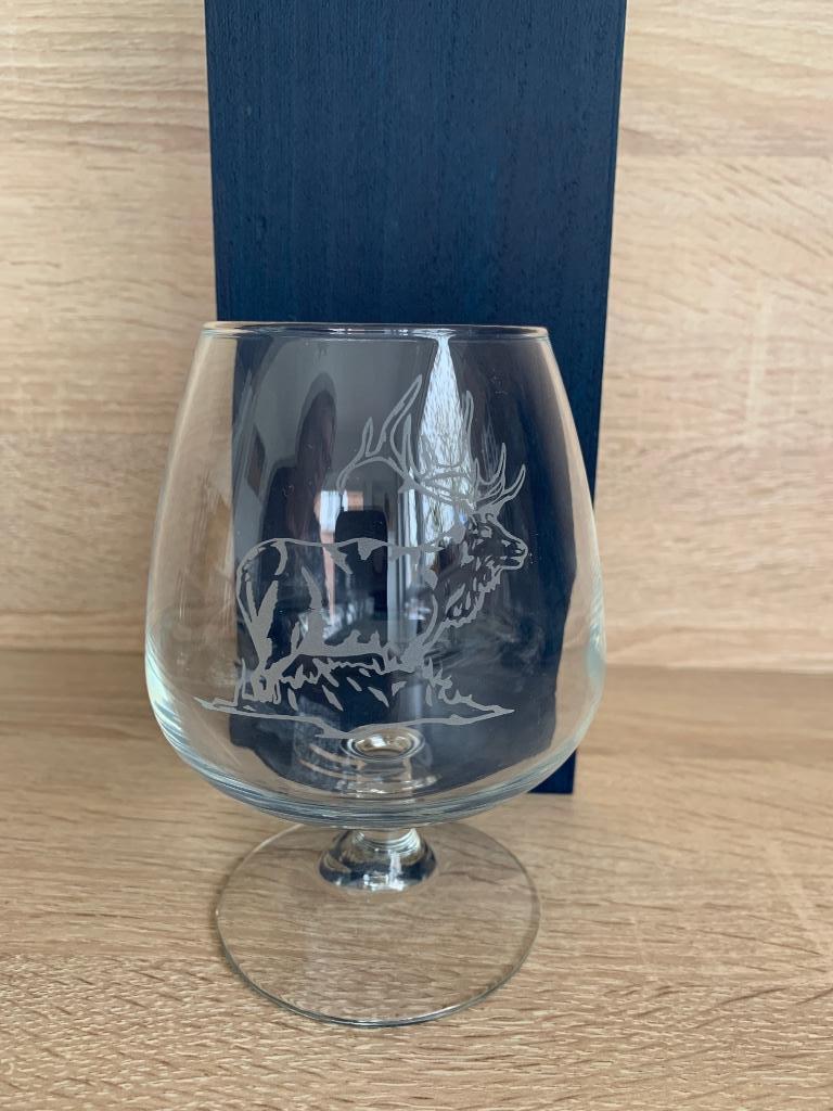 Verre à cognac gravé cerf, Enlèvement, Utilisé
