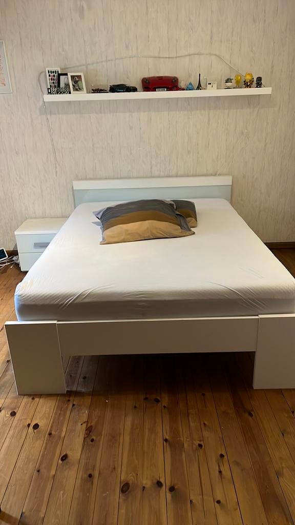 Bed + nachtkastje Rohr Bush, Enlèvement, Comme neuf