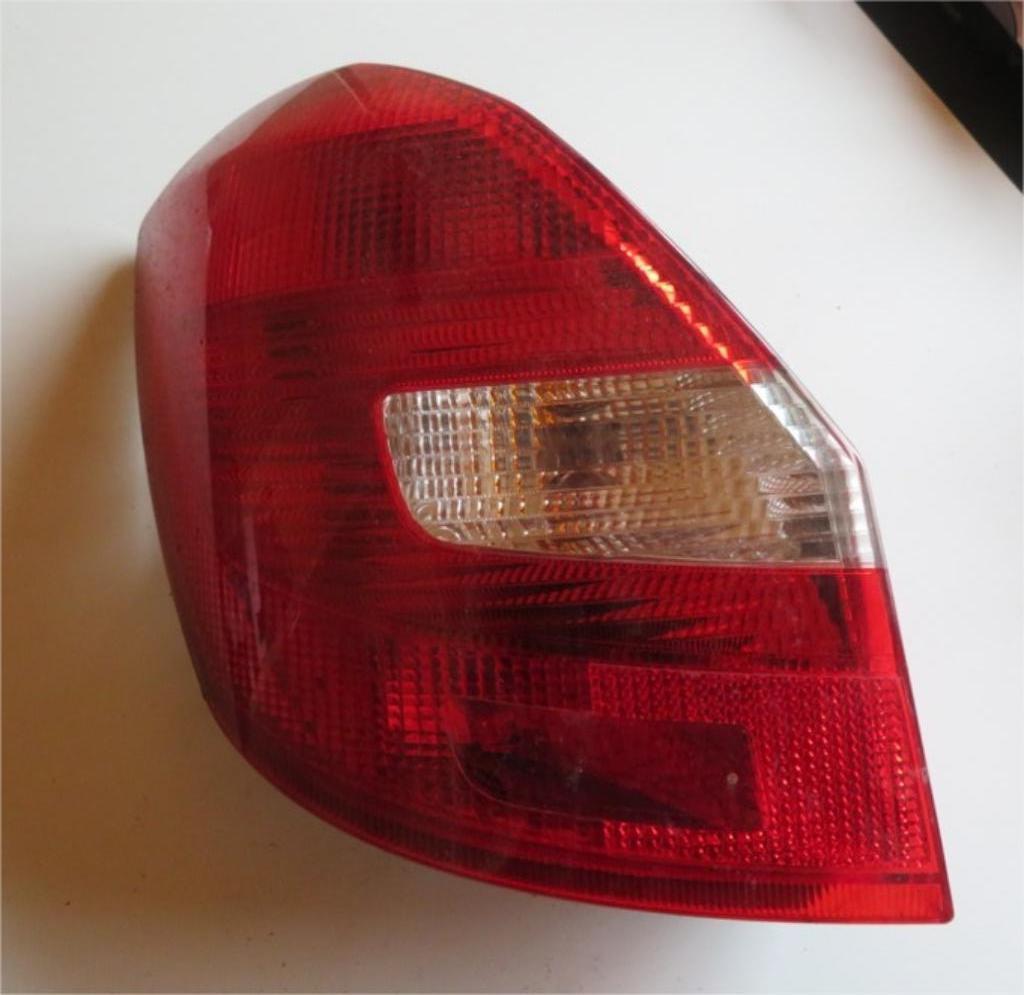 Feu arrière gauche Skoda Fabia break, Autos : Pièces & Accessoires, Enlèvement, Utilisé, Skoda