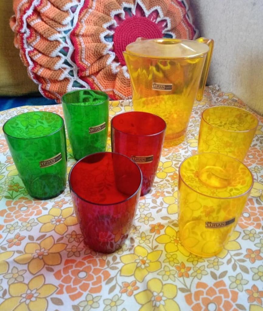 Vintage drinkbekers met kan Luran, BASF, jaren 1970, Caravans en Kamperen, Kampeeraccessoires, Nieuw, Ophalen of Verzenden