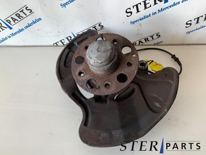 Joint avant gauche d'un Mercedes C-Klasse, 3 mois de garantie, Utilisé, -, -