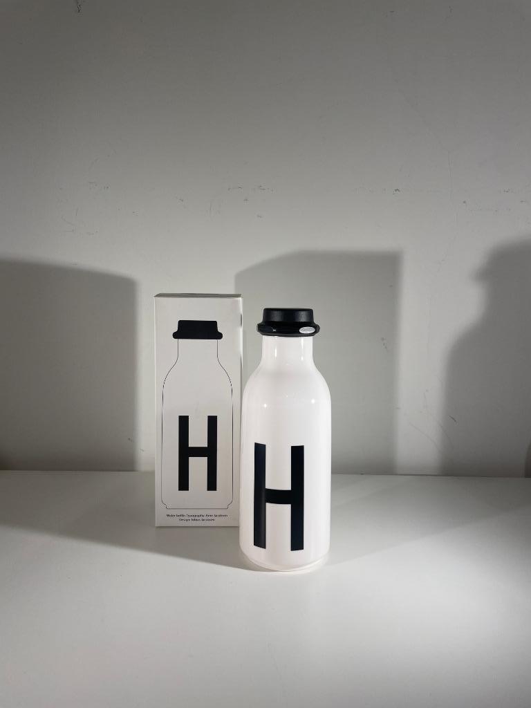 Gourde avec lettre H - Design Letters - Arne Jacobsen, Ophalen, Overige materialen, Nieuw, Kom(men)