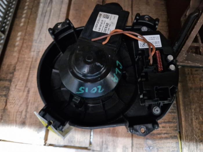 Moteur de ventilation chauffage d'un Mercedes CLA, Enlèvement ou Envoi, 3 mois de garantie, Utilisé, Mercedes-Benz