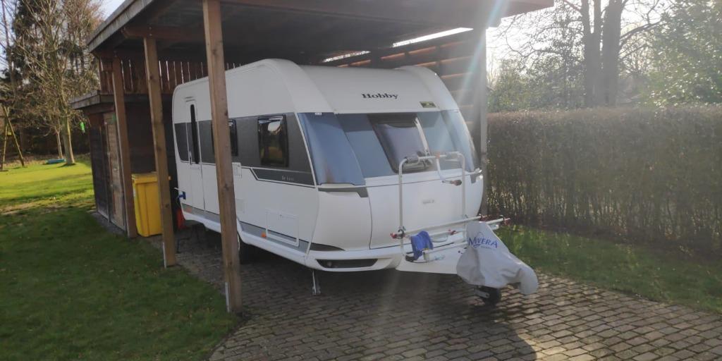 Hobby De Luxe Edition 440 SF Mover, fietsendrager, luifel, Caravans en Kamperen, Hobby, Dwarsbed, Treinzit, Particulier