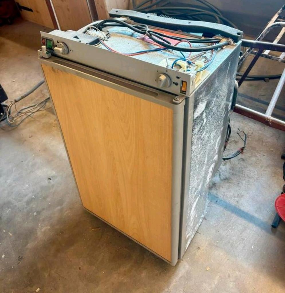 Dometic RM-4231 camper caravan koelkast op gas 12v 220v, Enlèvement ou Envoi, Encastré